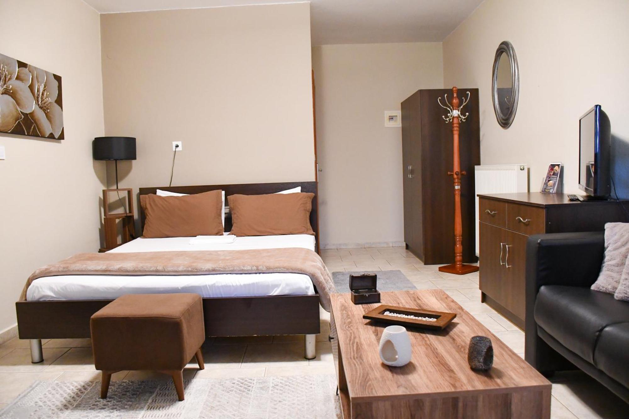 Toula Rooms Ángistron Exterior foto