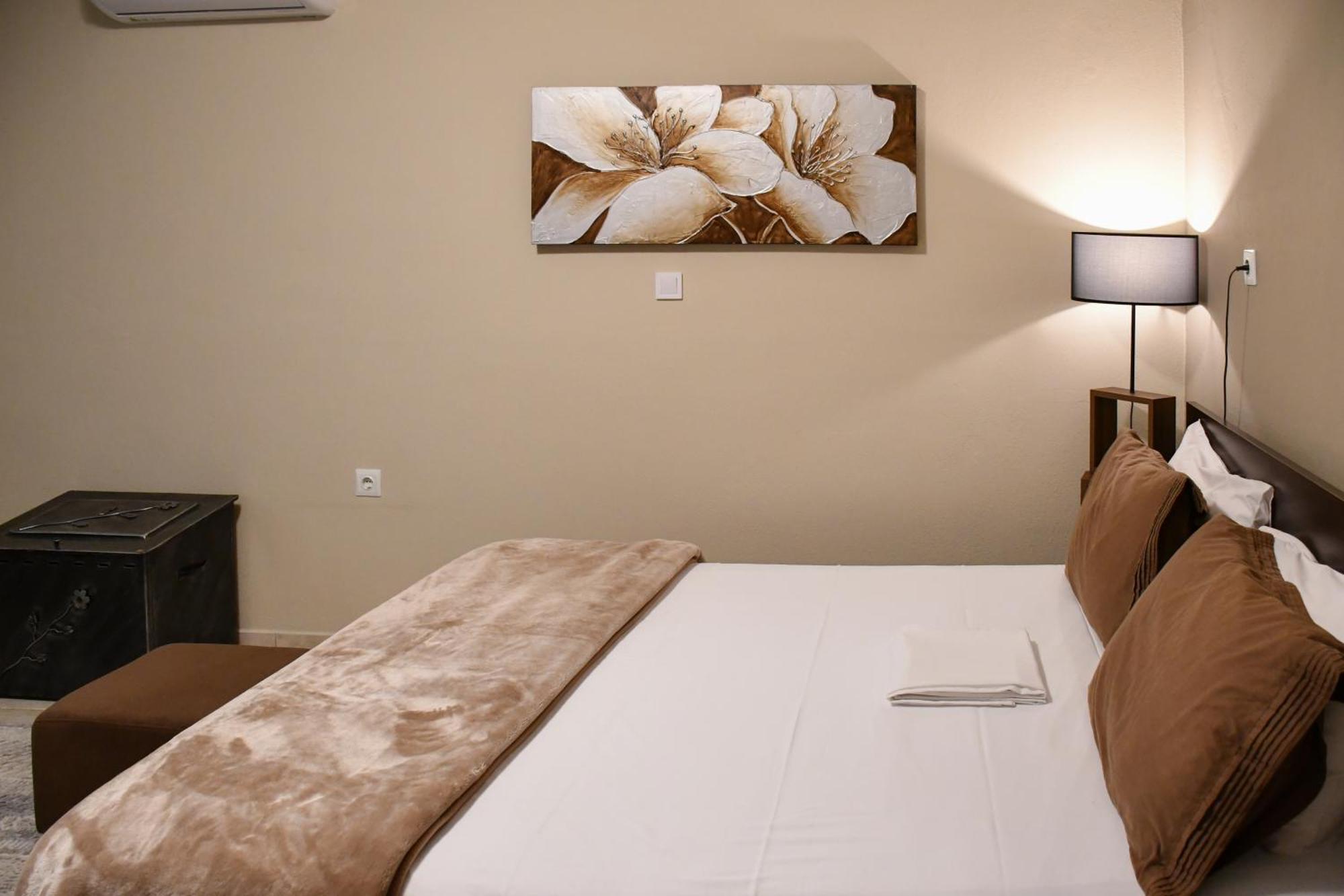 Toula Rooms Ángistron Exterior foto