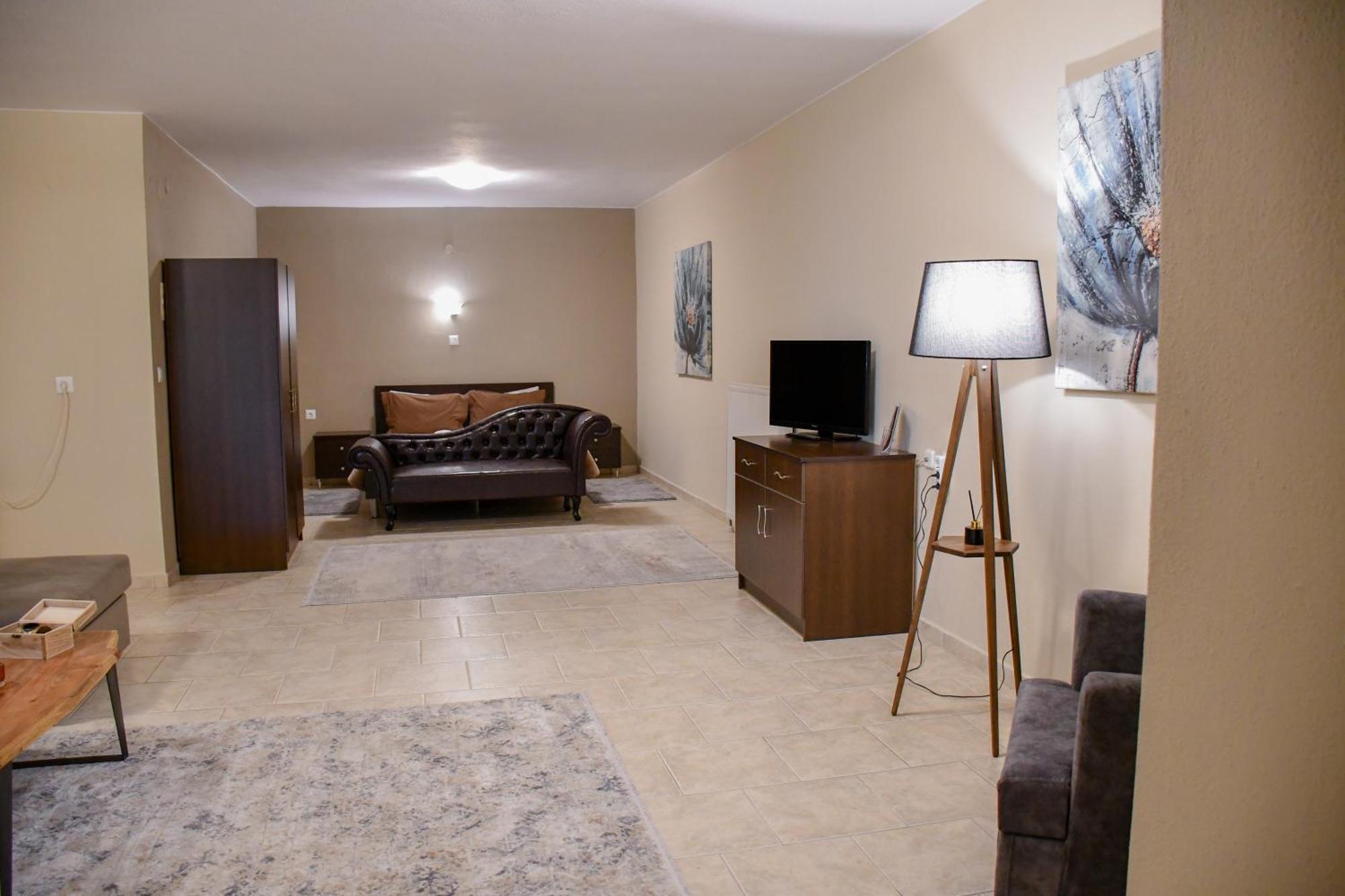 Toula Rooms Ángistron Exterior foto